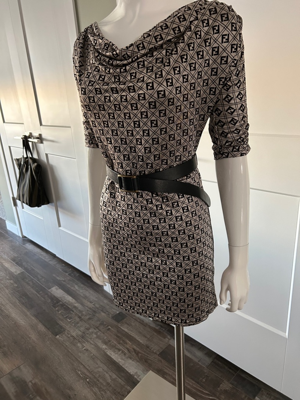 Bodycon Dress XS-S Ruched Stretch Logo Print - Picture 12 of 12